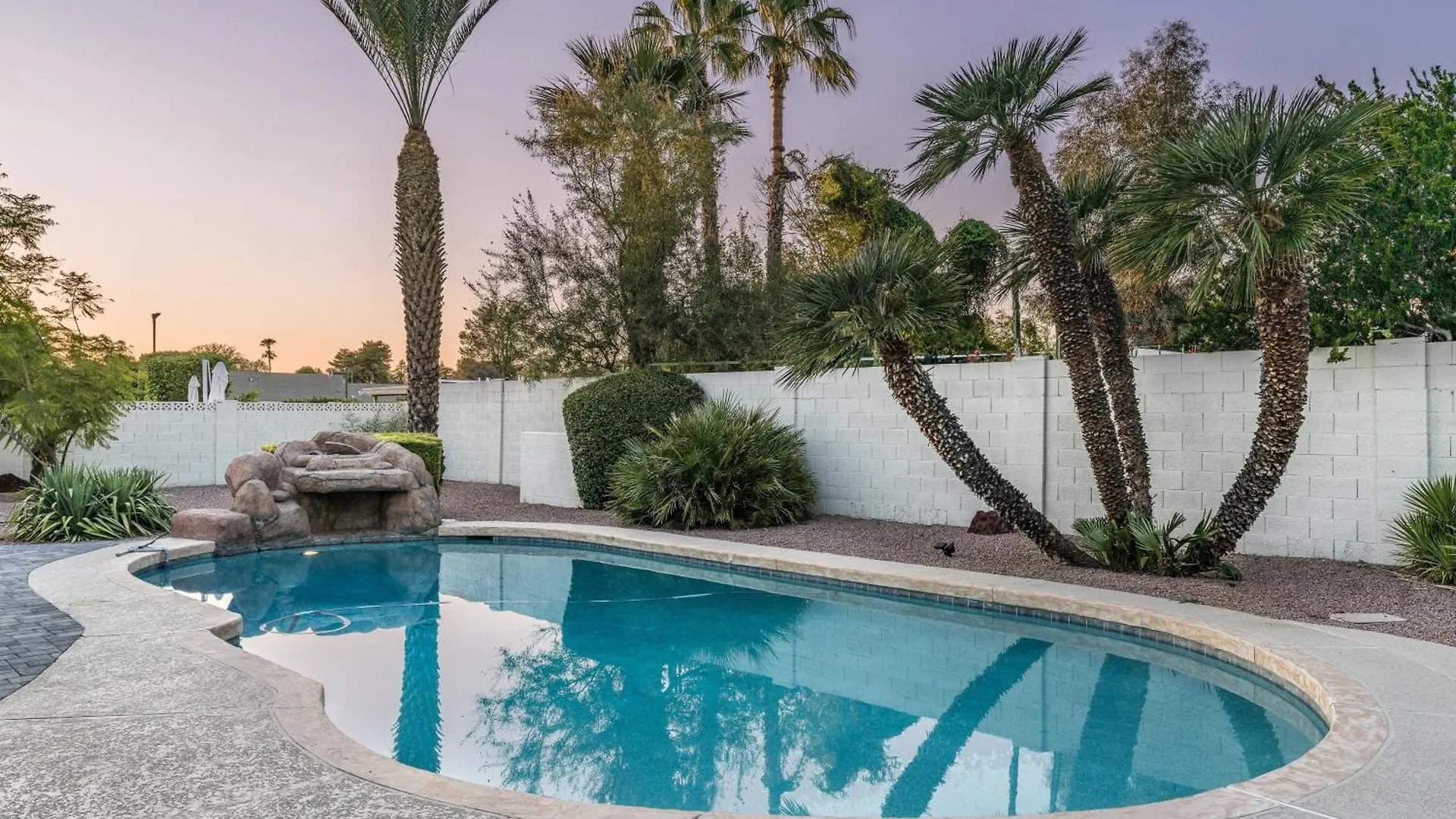 Exciting Backyard Entertainment And Close To Exclusive Golf Courses At La Quinta Del Sol Phoenix 0*,